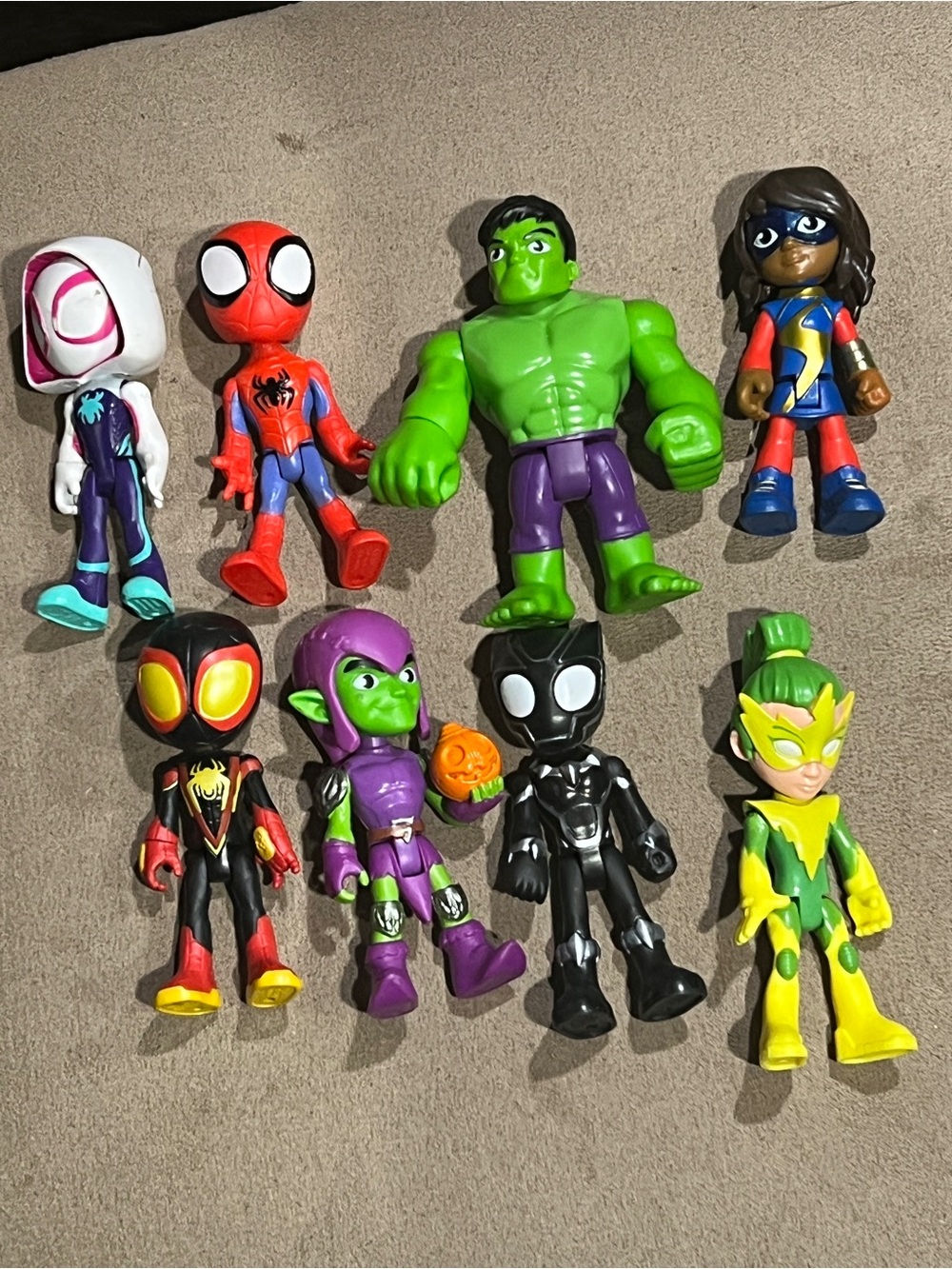 Spidey & Friends 4” lot of 8 Hulk Spider-Man Electro  Gwen Ironman Miles